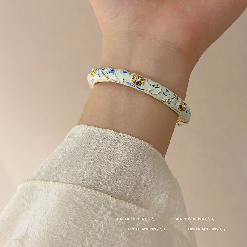 Charms | Vintage Dutch Bangle