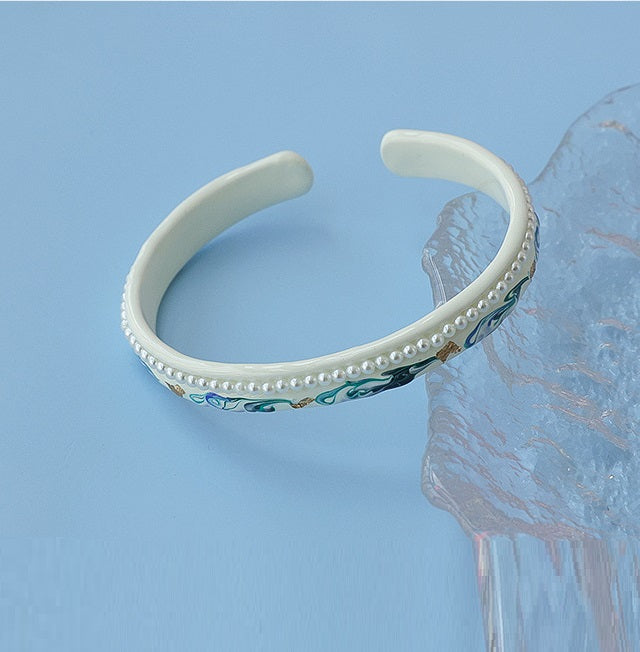 Charms | Dutch Bangle