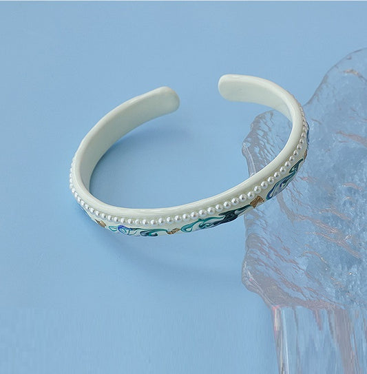 Charms | Dutch Bangle