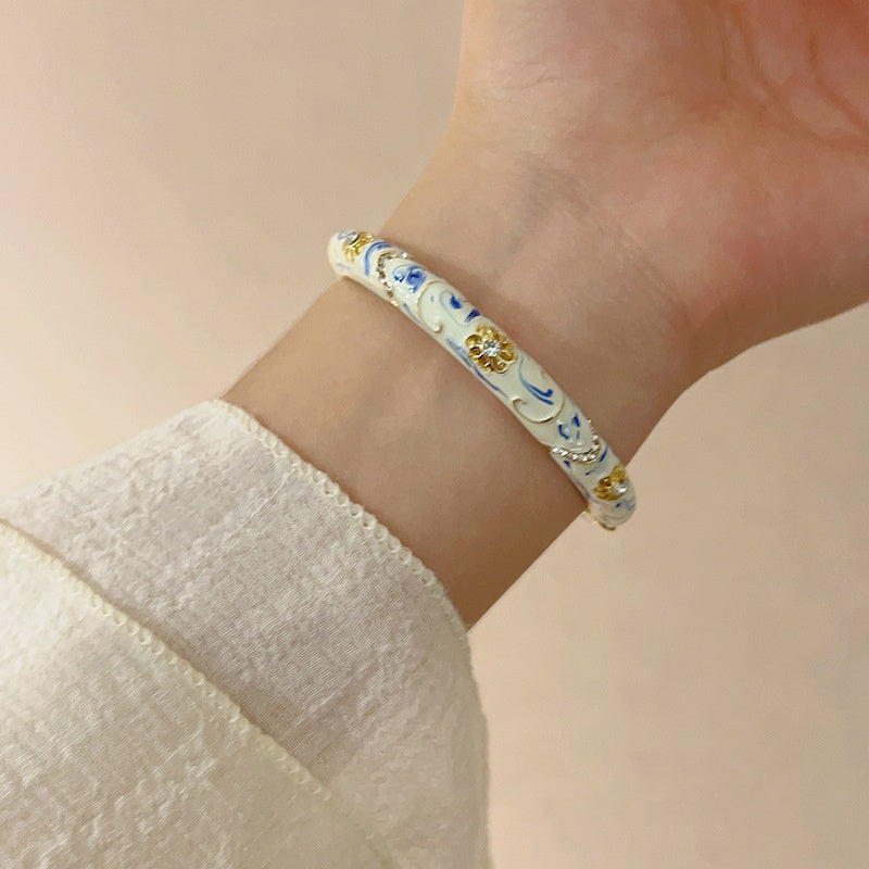 Charms | Vintage Dutch Bangle