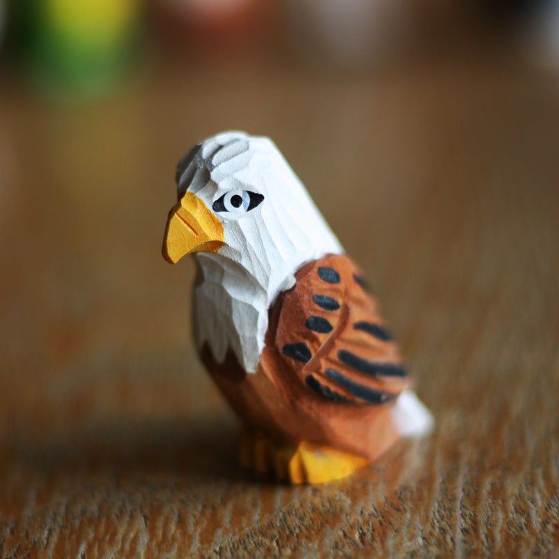bald eagle woodcarving